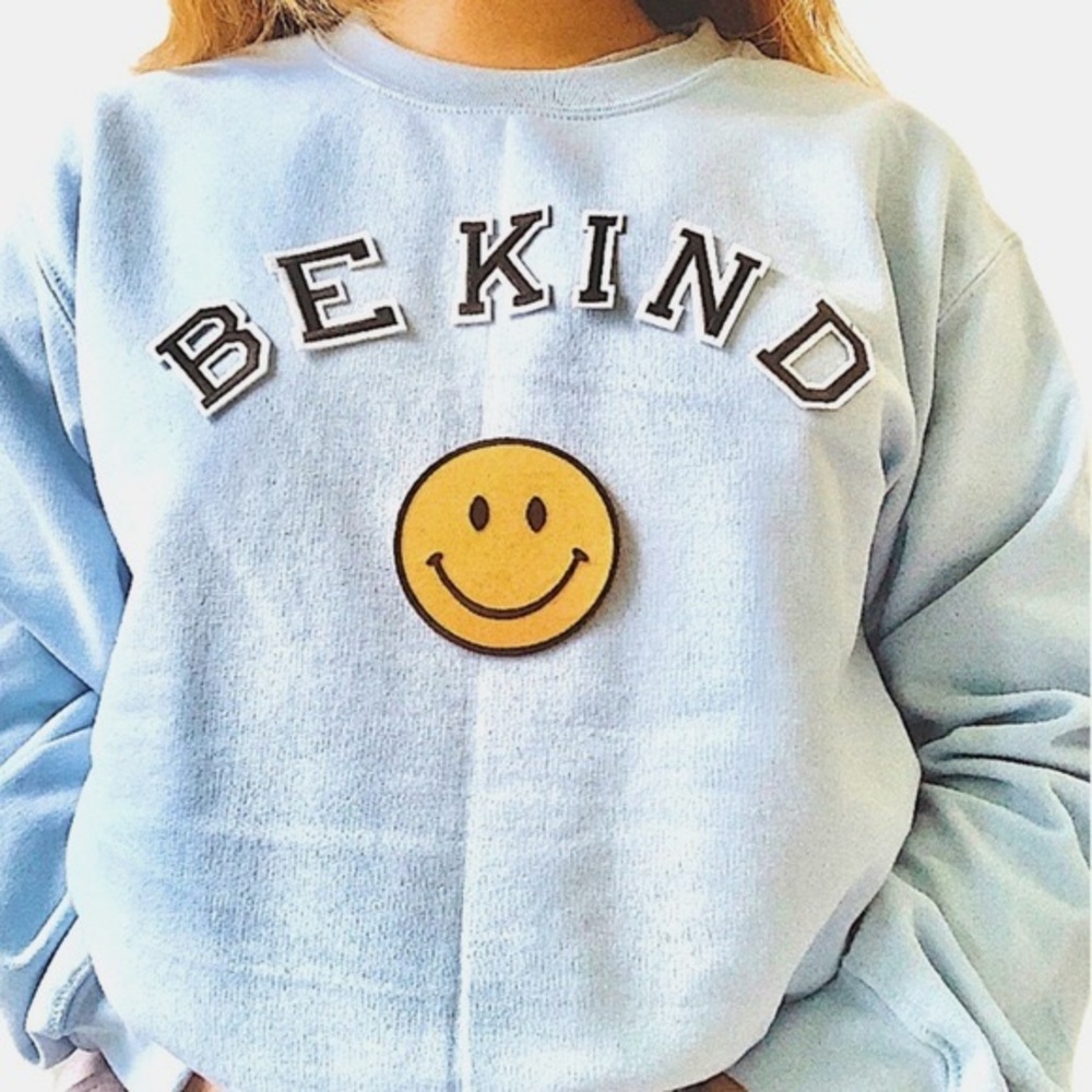 baby blue “be kind” crewneck sweatshirt ㋛ spread positivity